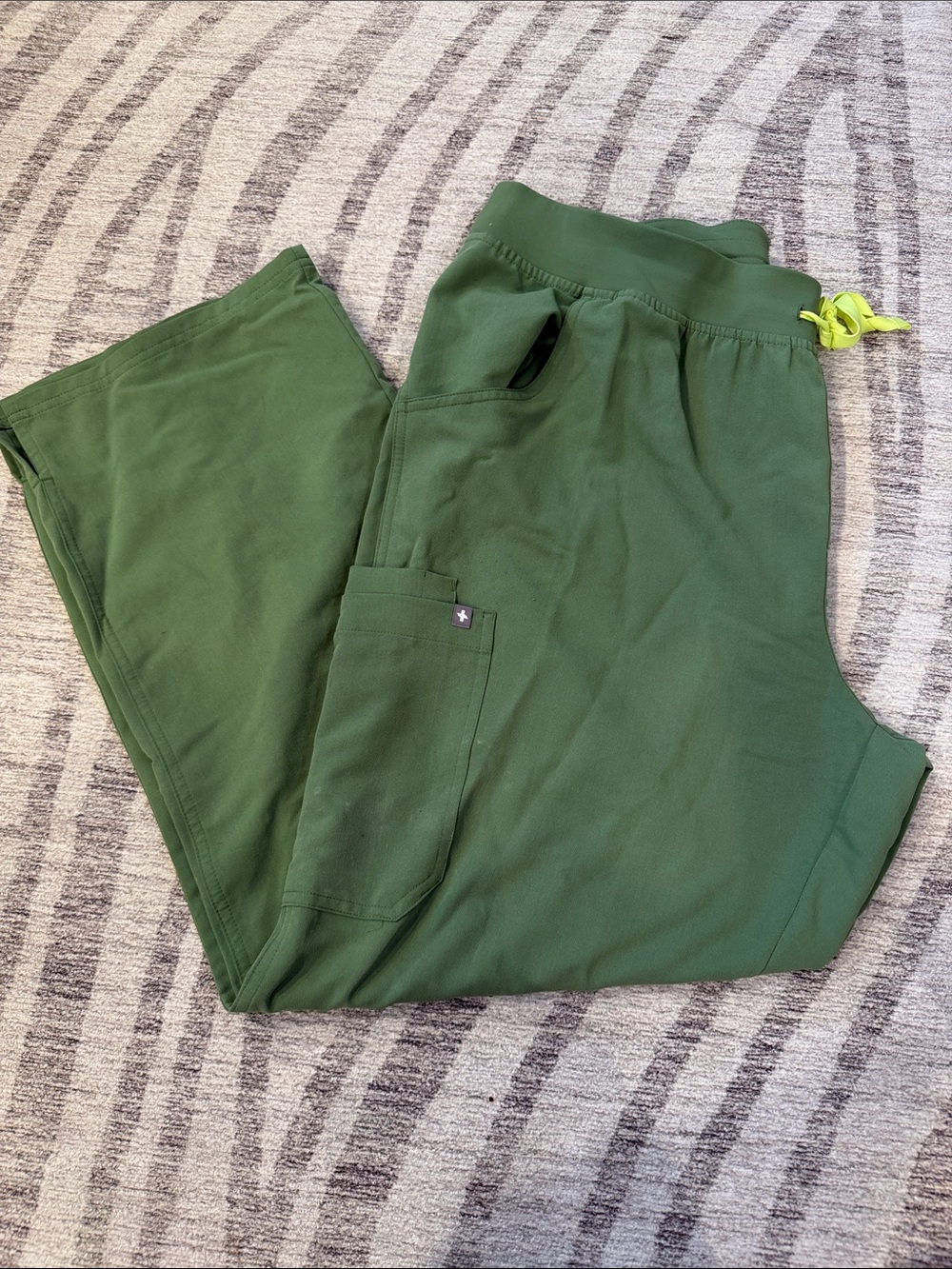 FIGS Green Drawstring Scrub Pants